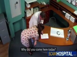 Médico se folla a su paciente enferma (por egf)