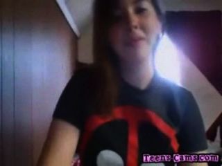 Sexy redheaded teen schoolgirl provoca na webcam