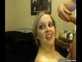 Diversão webcam com blonde termina em facial