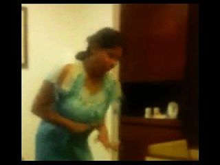 tamil wife sumithra dança quente para marido