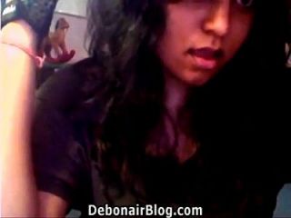 menina sahiwal na webcam mostrando ativos