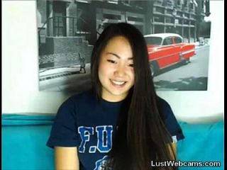 linda asiática babe fica nua na webcam