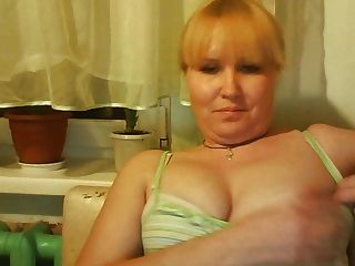 Mamãe russa madura mamãe jogar tamara no skype