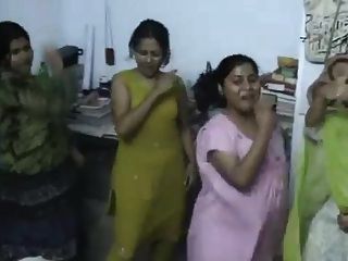 Bangladeshi, albergue, menina, dançar