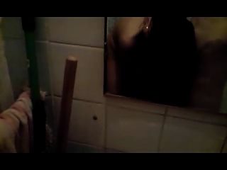 Slut sugam pau no banheiro
