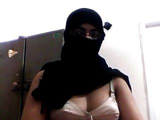 desi hijab muito grande peitos webcam oração muçulmano ass bonito